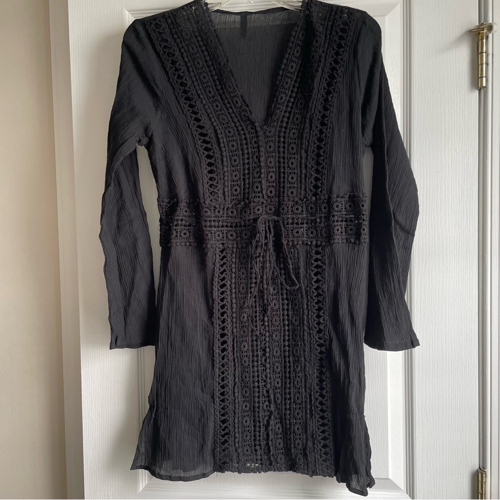 Raviya black crochet cover up - Picture 3 of 5